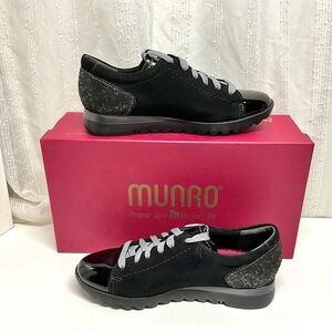 MUNRO “KELLEE” Black Patented Leather 7N